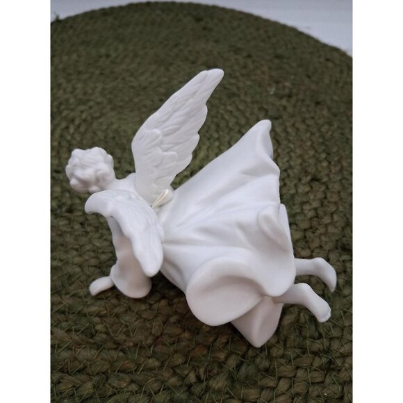 Avon Nativity Collectibles The Angel Porcelain Figurine 1983 Exclusive Taiwan 5" - Picture 6 of 7